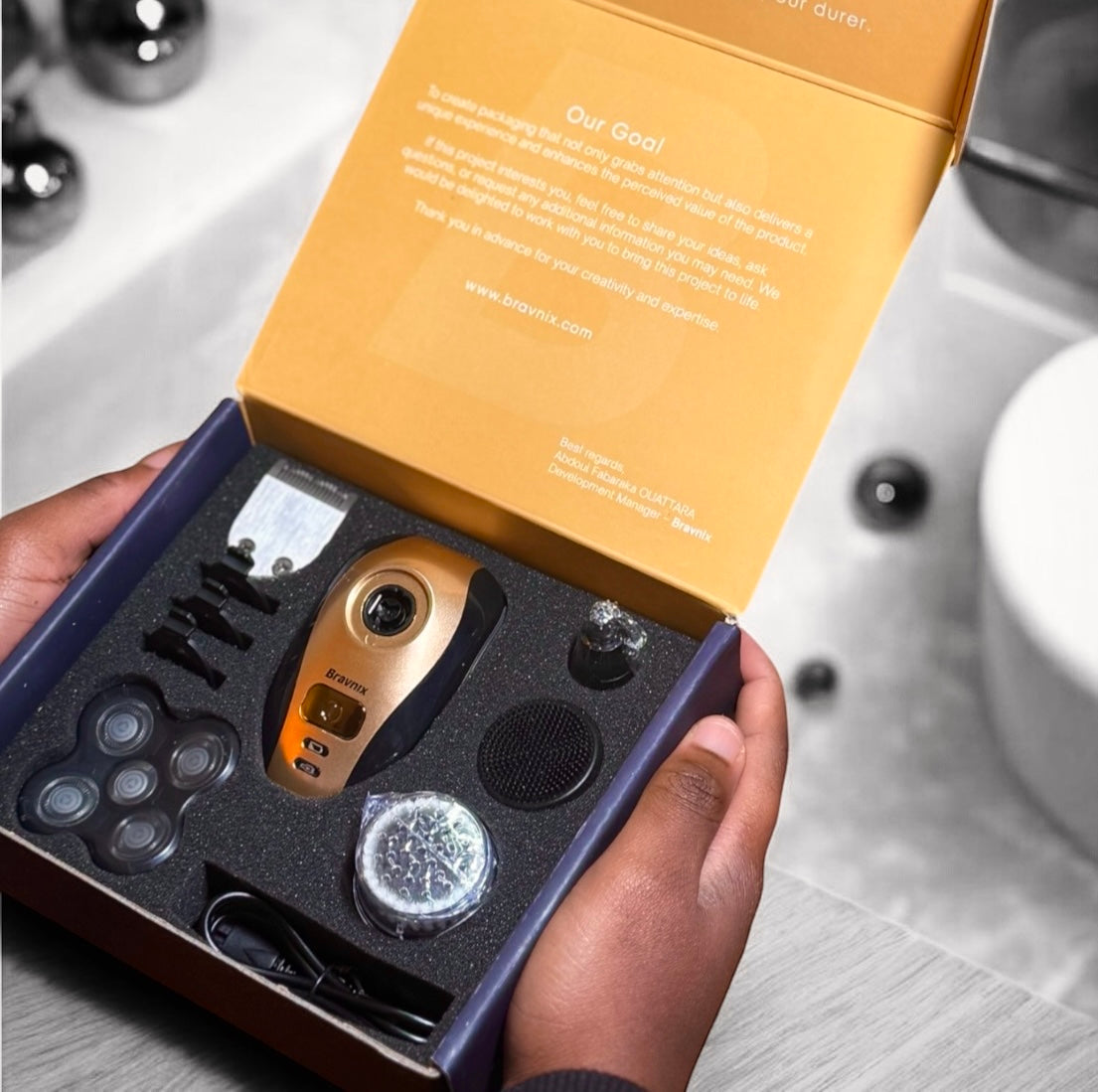 Rasoir électrique Bravnix®